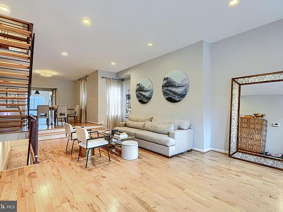 4th image of 1711 Hollins St