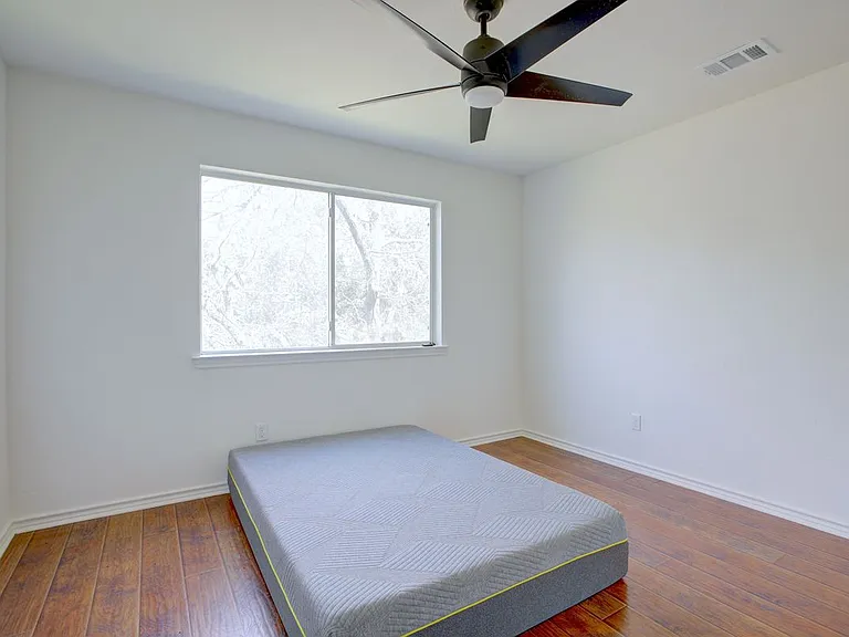 450 Shady Bluff Dr #3 — Photo 11