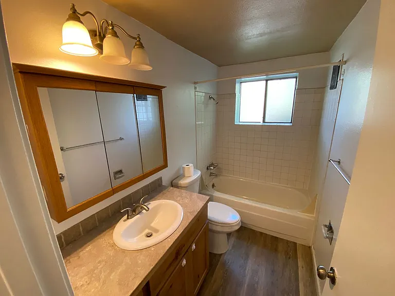 702 S Oak St — Photo 11