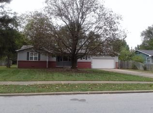 3863 S Broadway Ave, Springfield, MO 65807