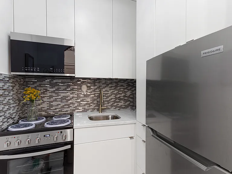 80 Park Ave #6A — Photo 5