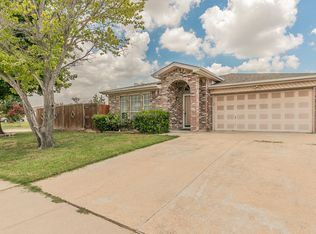 8124 Waterside Trl, Fort Worth, TX 76137