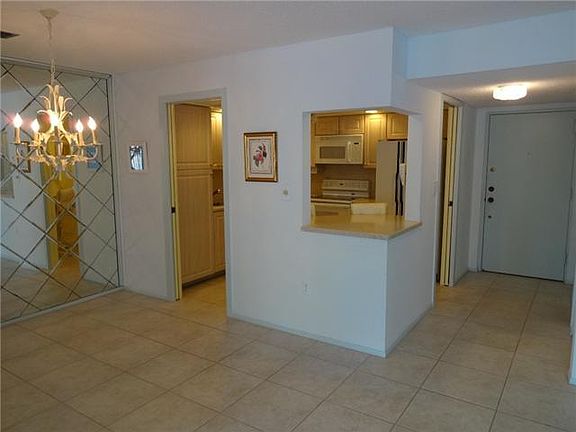 2nd image of 3520 S Ocean Boulevard #605 Hermosa