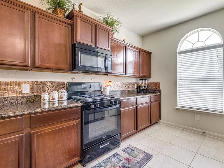 3025 Rocking Hills Trl — Photo 22