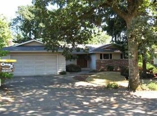 7510 Ridgewood Dr, Gladstone, OR 97027