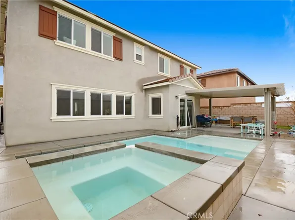 15740 Parry Peak Dr, Fontana, CA 92336