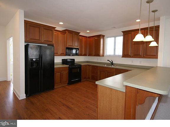 3rd image of 645 Vista Ave