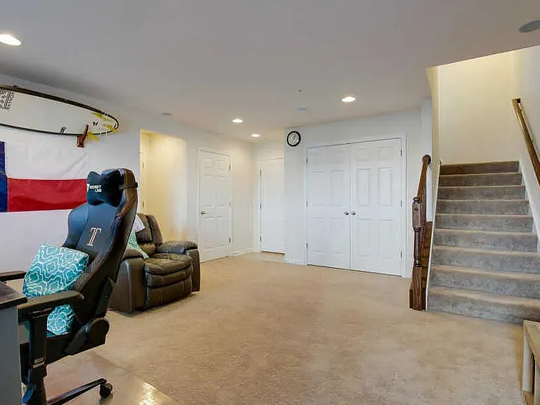 517 Pebblebrook Ln — Photo 23