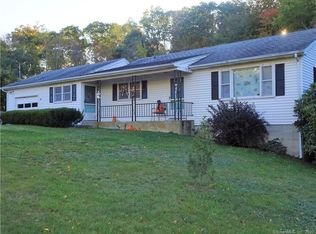 97 Jerome Rd, Uncasville, CT 06382