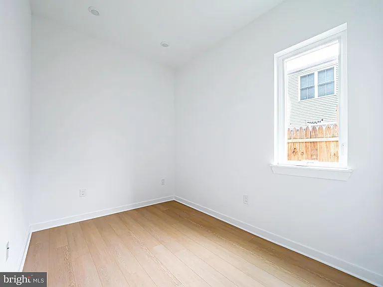 2403-2407 W Thompson St #1 — Photo 6