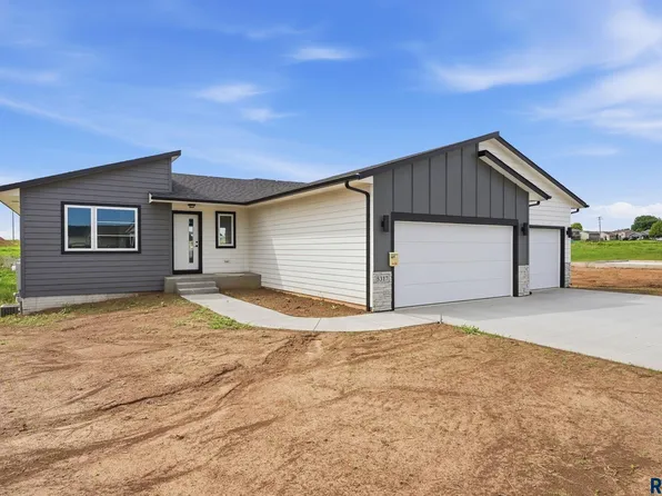 5317 E Brennan Dr, Sioux Falls, SD 57110