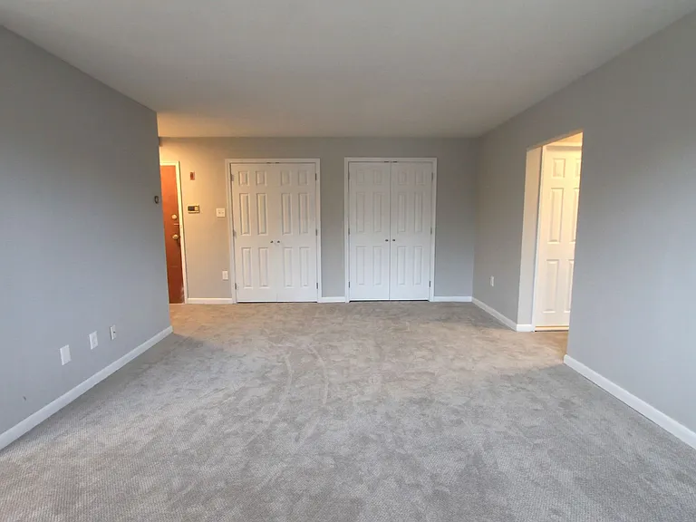 West Walnut Lane Apartments — Photo 49