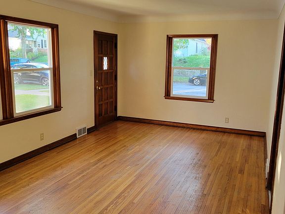 4th image of 1254 Farrington St
