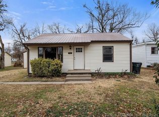 302 E 12th St, Claremore, OK 74017
