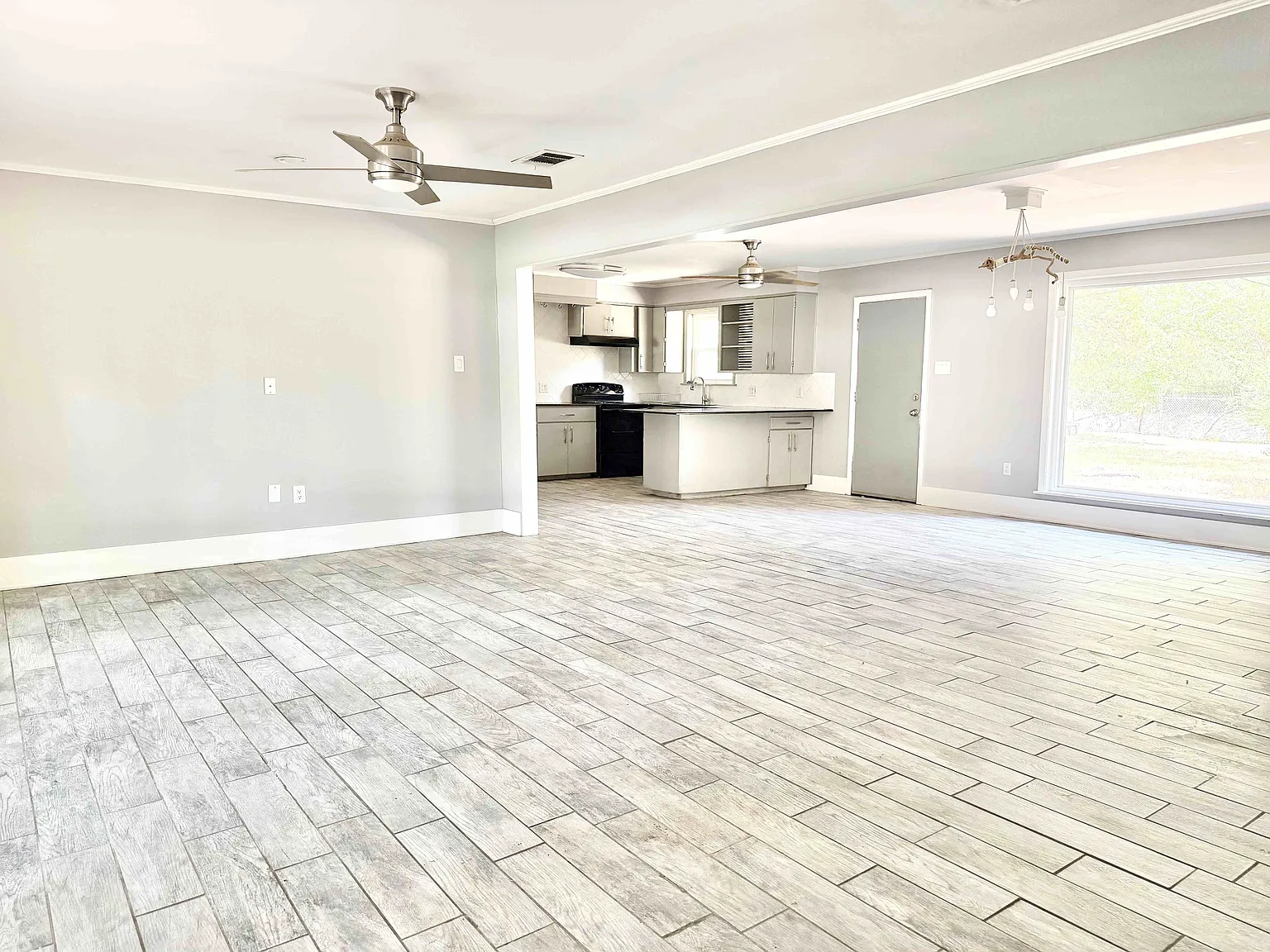 jb 735 Westbrook Drive - 1 — Photo 3
