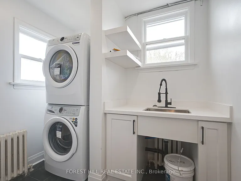 7725 Yonge St #2 — Photo 28
