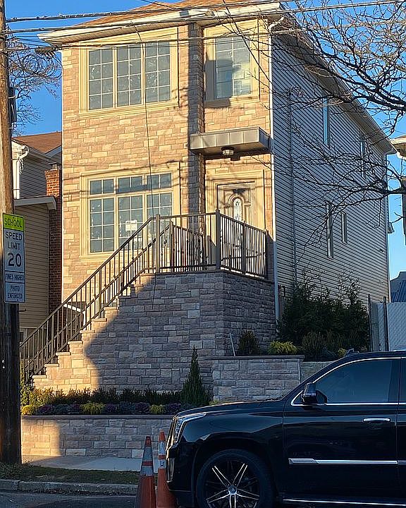 1st image of 261 Cleveland Ave