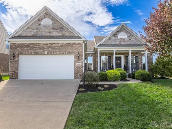 9363 Oak Brook Dr, Centerville, OH 45458