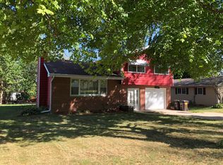 1954 W Laurel St, Freeport, IL 61032