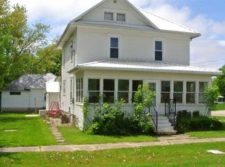 108 W Spring St, Stacyville, IA 50476