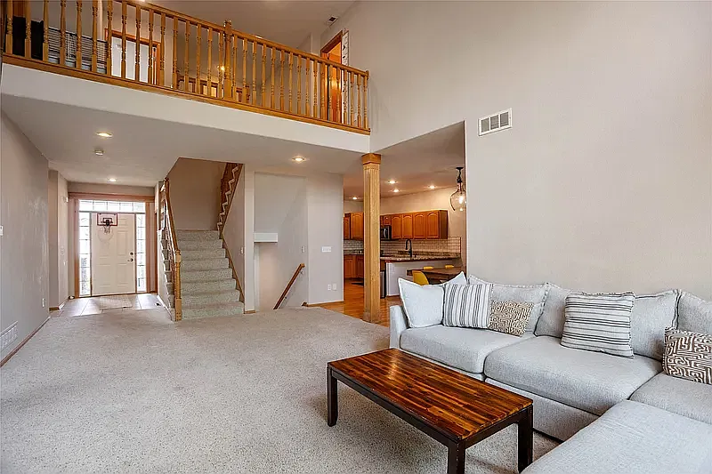 4 bed, 2244 sqft, $2,500 — Photo 3