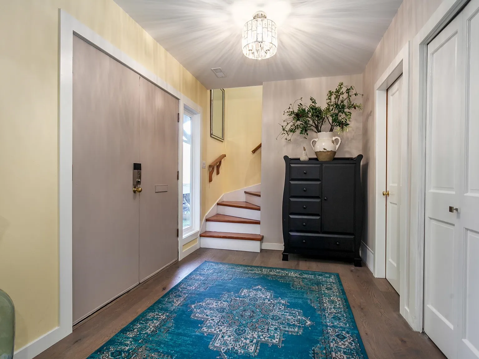 3 bed, 3032 sqft, $6,450 — Photo 3