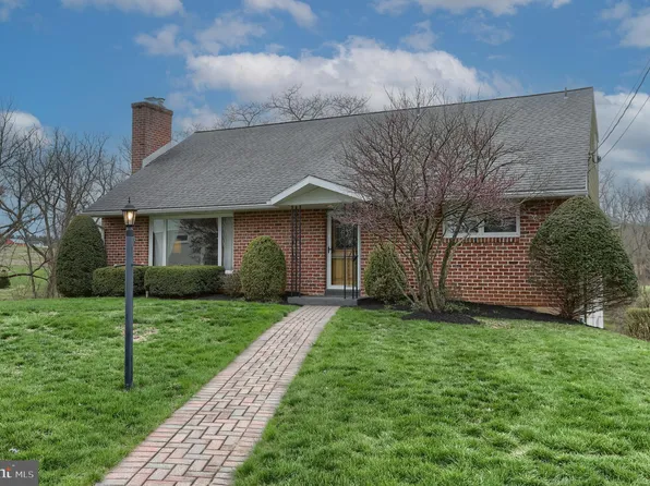 14 Apple St, Annville, PA 17003