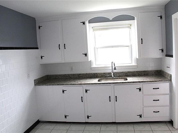 4th image of 242 Fiat Ave