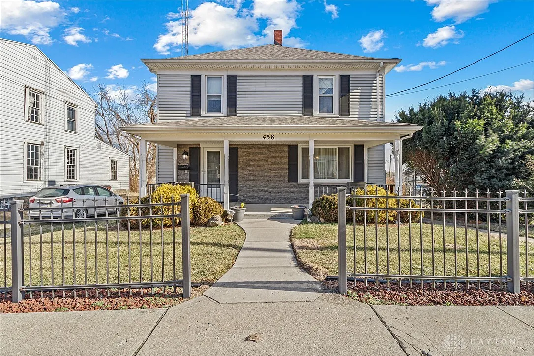 458 N Main St photo 1