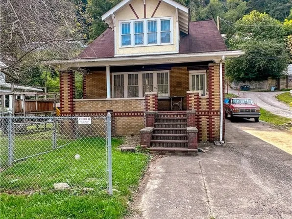 3394 Old Logan Rd, Logan, WV 25601