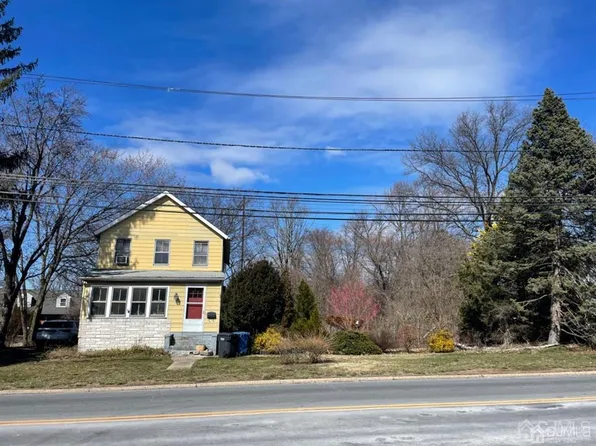 92 Essex Ave, Metuchen, NJ 08840