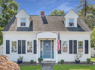 18 Maplehurst Ave, Warwick, RI 02889