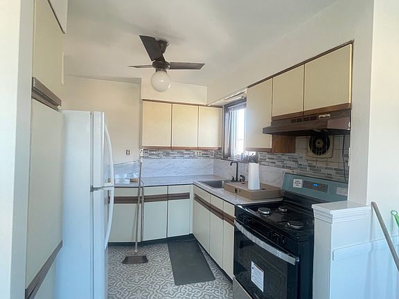 4th image of 1910 Utopia Pkwy Floor 3