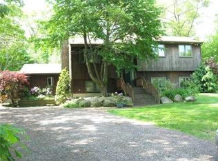 360 Franklin Rd, Hope, RI 02816