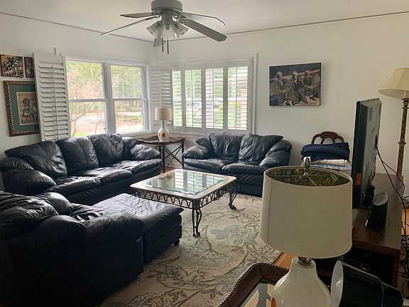 4th image of 739 N Sunset Dr