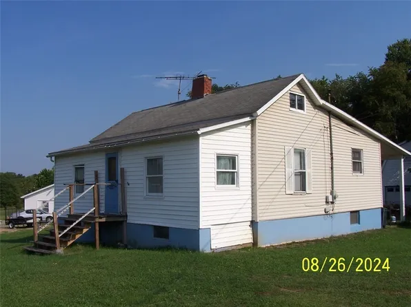 1860 S 88th Rd, Greensboro, PA 15338