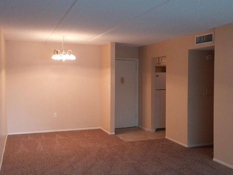 1st image of 4601 Grayview Ct APT 210C