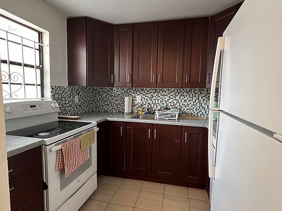 4th image of 950 Euclid Ave APT 210