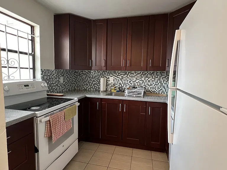 950 Euclid Ave #210 — Photo 4