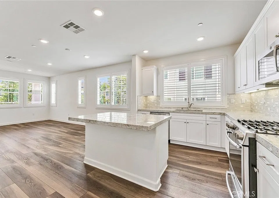 4316 Canyon Coral Ln