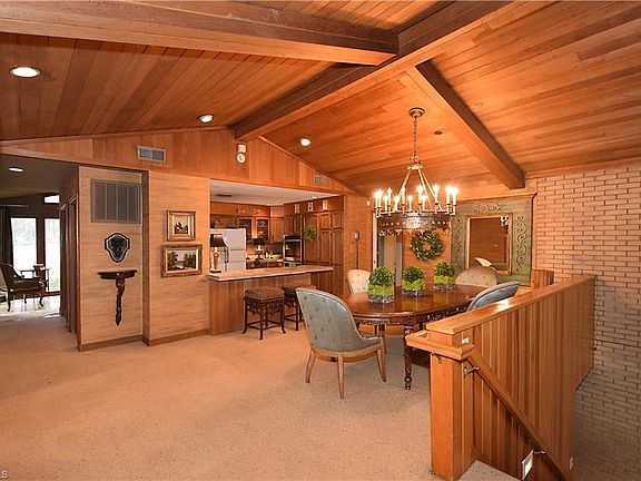 4th image of 304 Nutwood Cir