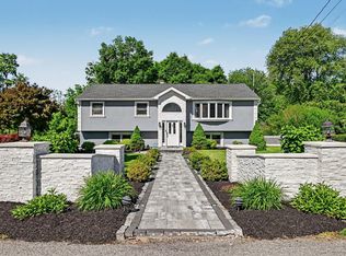 61 Friendly Road, Mahopac, NY 10541