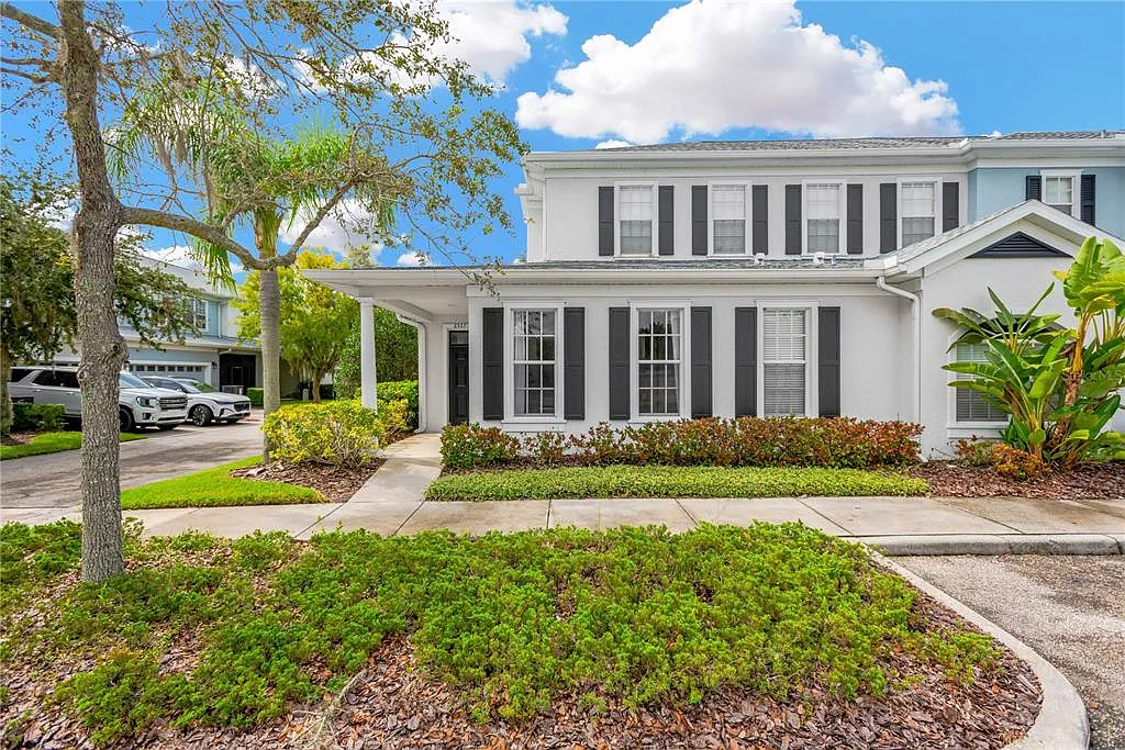 3 bed, 2.5 bath, 2339 sqft, $2,600 — Photo 1