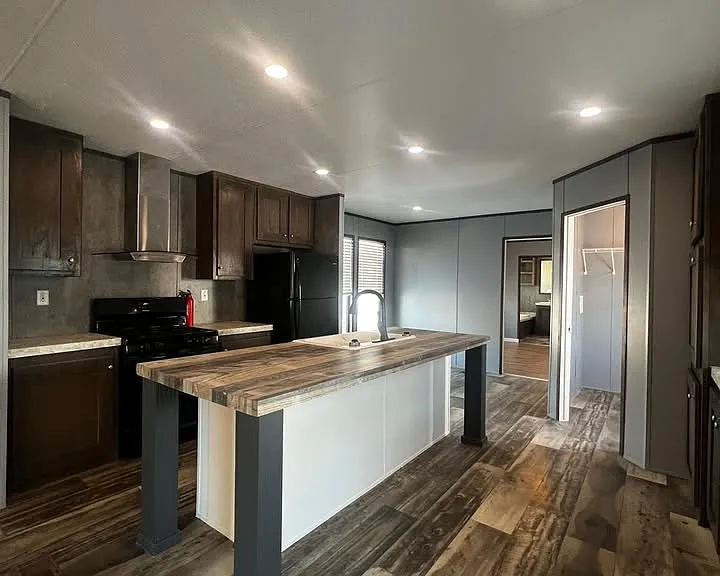 Creekside Village — Photo 18