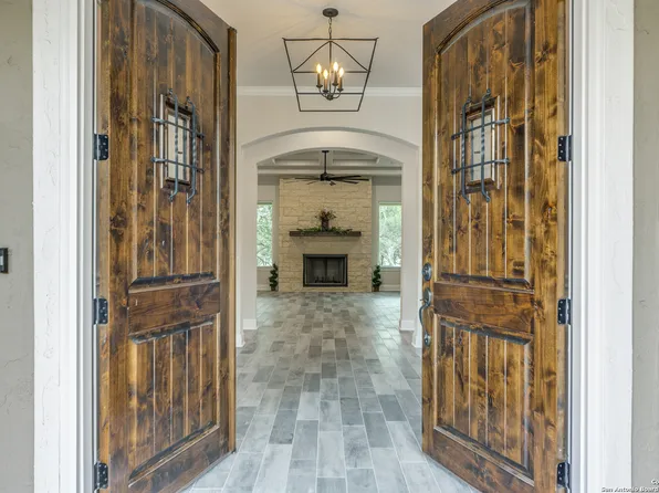 108 Palomino  Springs, Bandera, TX 78003