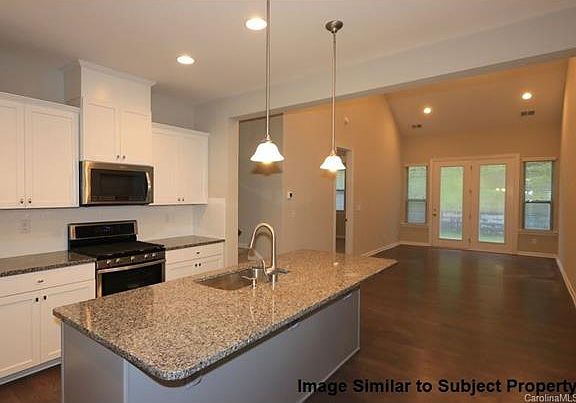 4th image of 9407 Glenburn Lane 126 Wakefield