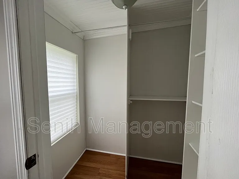 2527 Hartline Dr — Photo 11
