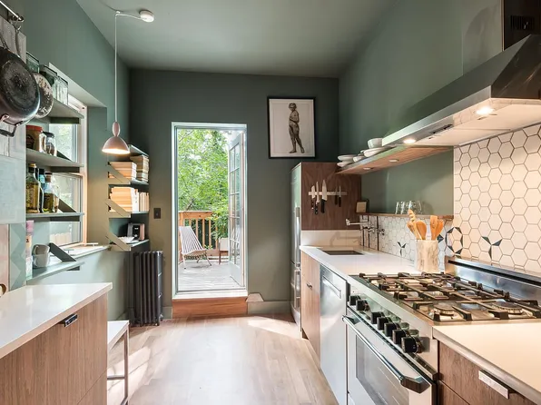 69 Sutton St, Brooklyn, NY 11222