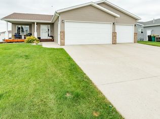 4518 Chamberlain Dr, Bismarck, ND 58503