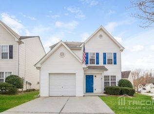 367 Village Knoll Dr, Lawrenceville, GA 30046
